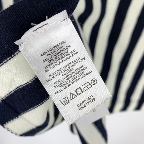 Ann Taylor Striped Knit Scarf Button Details Apx 25" X 66" Navy Blue White NEW - Picture 7 of 7